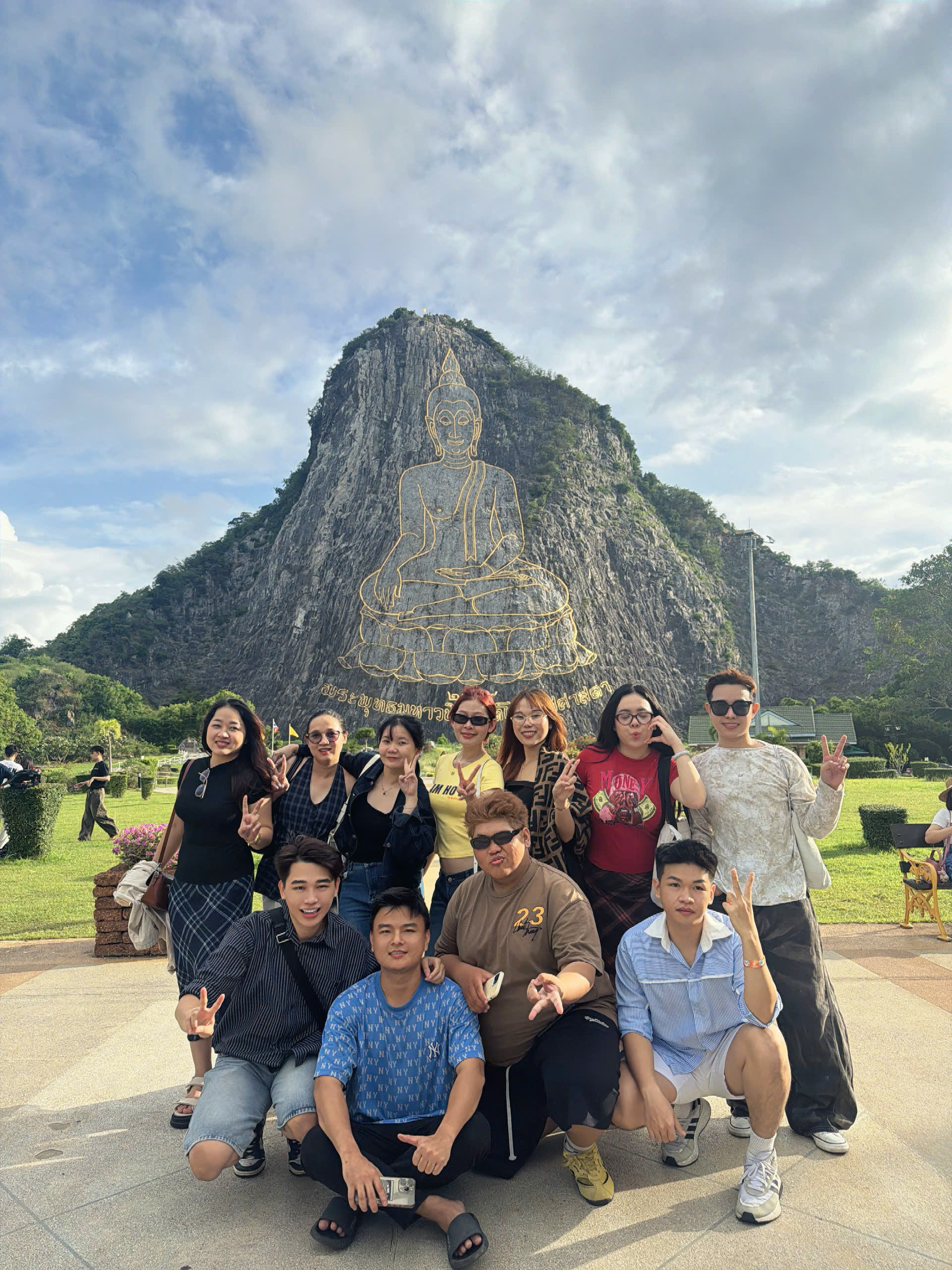 Nhân sự BM ENTERTAINMENT trong chuyến team building